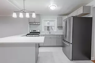 7028 S Honore St, Chicago, IL 60636 - Photo 4