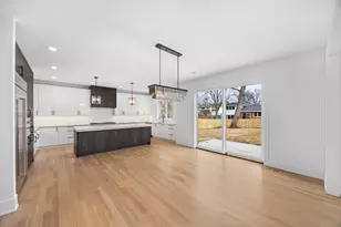 440 Briarhill Rd, Glenview, IL 60025 - Photo 12