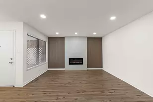 988 Chelsea Ln, Schaumburg, IL 60193 - Photo 4