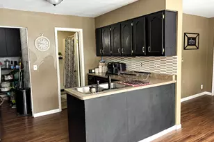 404 Michael St, Streator, IL 61364 - Photo 6