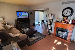 9 Fernwood Dr, Bolingbrook, IL 60440 - Photo 2