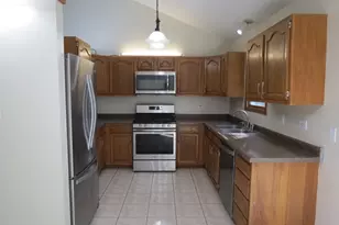 274 E 34th St, Steger, IL 60475 - Photo 8