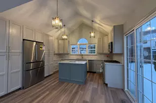 36230 N Old Creek Ct, Gurnee, IL 60031 - Photo 6