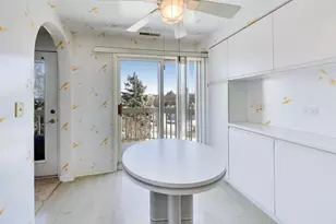 170 Manchester Dr, Buffalo Grove, IL 60089 - Photo 6