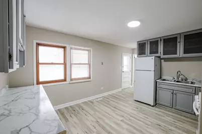 311 W Kennedy Drive, Streamwood, IL 60107 - Photo 6