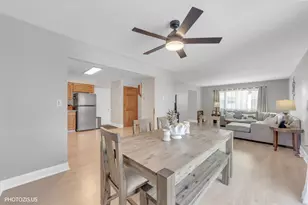 314 Maple Ln, Round Lake, IL 60073 - Photo 12