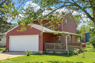 314 Maple Ln, Round Lake, IL 60073 - Photo 2