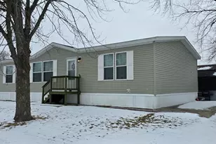 102 Apple Ln, Bourbonnais, IL 60914 - Photo 2