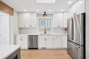 5345 S Nordica Ave, Chicago, IL 60638 - Photo 6