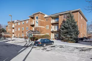 881 N Swift Rd, Addison, IL 60101 - Photo 1