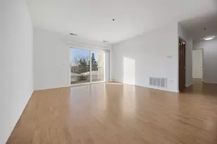 881 N Swift Rd, Addison, IL 60101 - Photo 10