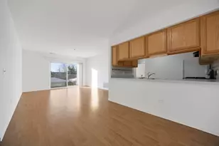 881 N Swift Rd, Addison, IL 60101 - Photo 8