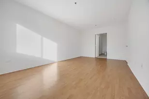 881 N Swift Rd, Addison, IL 60101 - Photo 16