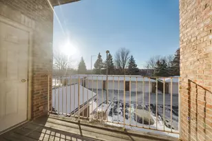 881 N Swift Rd, Addison, IL 60101 - Photo 24