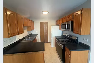 690 Greenfield Court #B1, Bartlett, IL 60103 - Photo 2