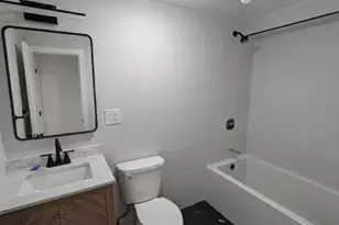 3823 N Whipple St, Chicago, IL 60618 - Photo 8