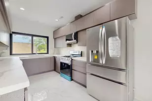 6338 Hennings Ct, Morton Grove, IL 60053 - Photo 18