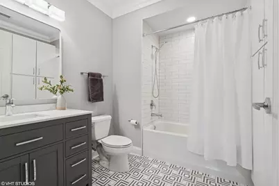 60 W Erie Street #1302, Chicago, IL 60654 - Photo 14