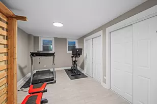 1990 Berry Ln, Des Plaines, IL 60018 - Photo 28