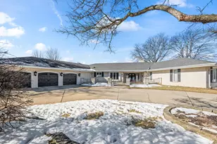 1990 Berry Ln, Des Plaines, IL 60018 - Photo 2
