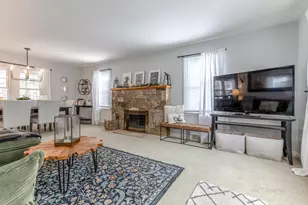 3 Lakeview Dr, Mundelein, IL 60060 - Photo 4