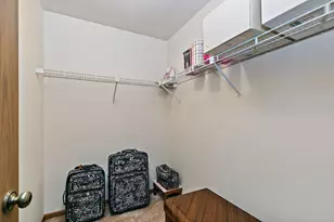 682 Alice Pl, Elgin, IL 60123 - Photo 12