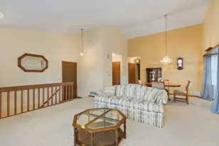 682 Alice Pl, Elgin, IL 60123 - Photo 4