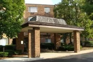 1375 Rebecca Dr, Hoffman Estates, IL 60194 - Photo 1