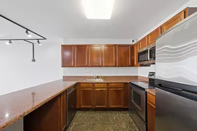 525 W Hawthorne Place #1906, Chicago, IL 60657 - Photo 8
