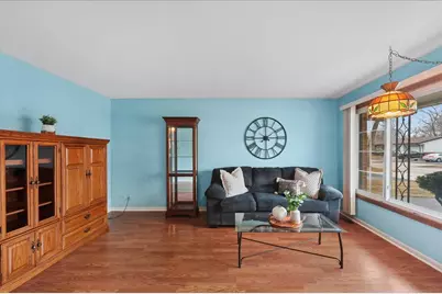 234 Peach Tree Lane, Elk Grove Village, IL 60007 - Photo 4