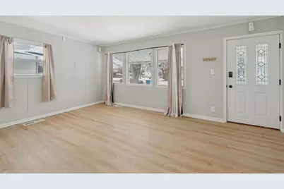 26 E Normandy Drive, Chicago Heights, IL 60411 - Photo 4