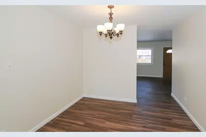 755 Cambridge Lane, Hoffman Estates, IL 60169 - Photo 8