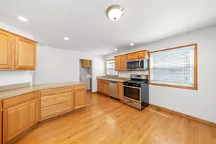 9417 S 78th Ave, Hickory Hills, IL 60457 - Photo 6