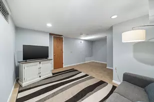 5300 W Foster Ave, Chicago, IL 60630 - Photo 16