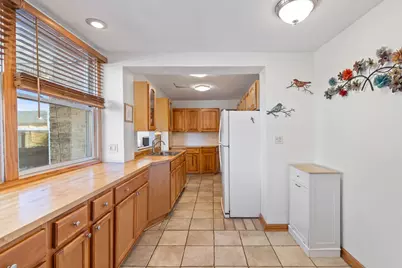 5300 W Foster Avenue, Chicago, IL 60630 - Photo 10