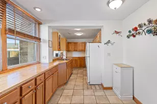 5300 W Foster Ave, Chicago, IL 60630 - Photo 10