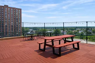 700 W Bittersweet Pl, Chicago, IL 60613 - Photo 10