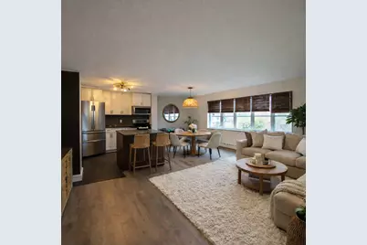 700 W Bittersweet Place #210, Chicago, IL 60613 - Photo 2