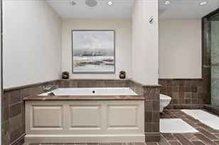 180 E Pearson St, Chicago, IL 60611 - Photo 26