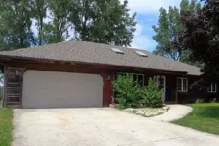 1023 W Longfellow Dr, Manteno, IL 60950 - Photo 2
