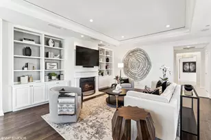 11 E Walton St, Chicago, IL 60611 - Photo 6