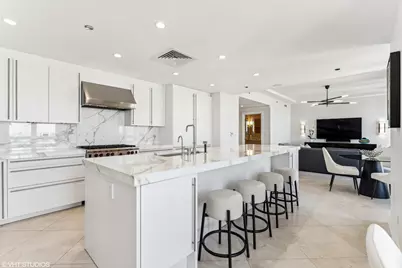 11 E Walton Street #4202, Chicago, IL 60611 - Photo 16