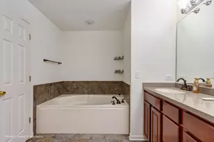 733 Station Blvd, Aurora, IL 60504 - Photo 36