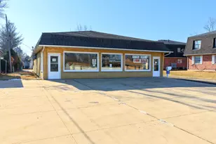 1303 E Circle Dr, Streator, IL 61364 - Photo 1