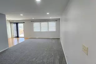 105 Aspen Dr, Schaumburg, IL 60194 - Photo 16