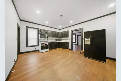 525 S Lasalle Street, Aurora, IL 60505 - Photo 2