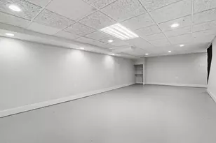 7644 S Cork Ave, Justice, IL 60458 - Photo 16