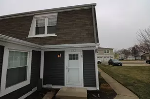 360 Farmingdale Cir, Vernon Hills, IL 60061 - Photo 2