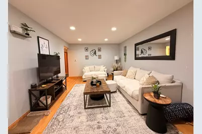 4918 N Moody Avenue, Chicago, IL 60630 - Photo 8