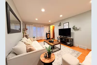 4918 N Moody Avenue, Chicago, IL 60630 - Photo 4